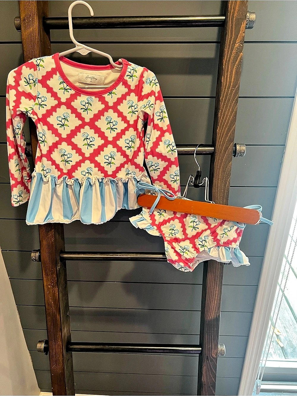 SweetHoney Floral Ruffle Matching Set Size 4T Like New